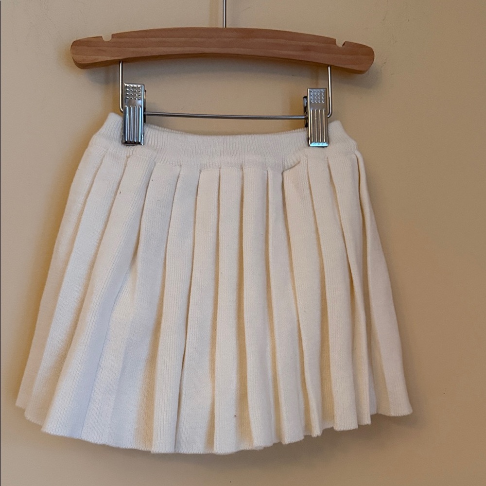 Elegant Cream Pleated Skirt Sz 18 Months‎